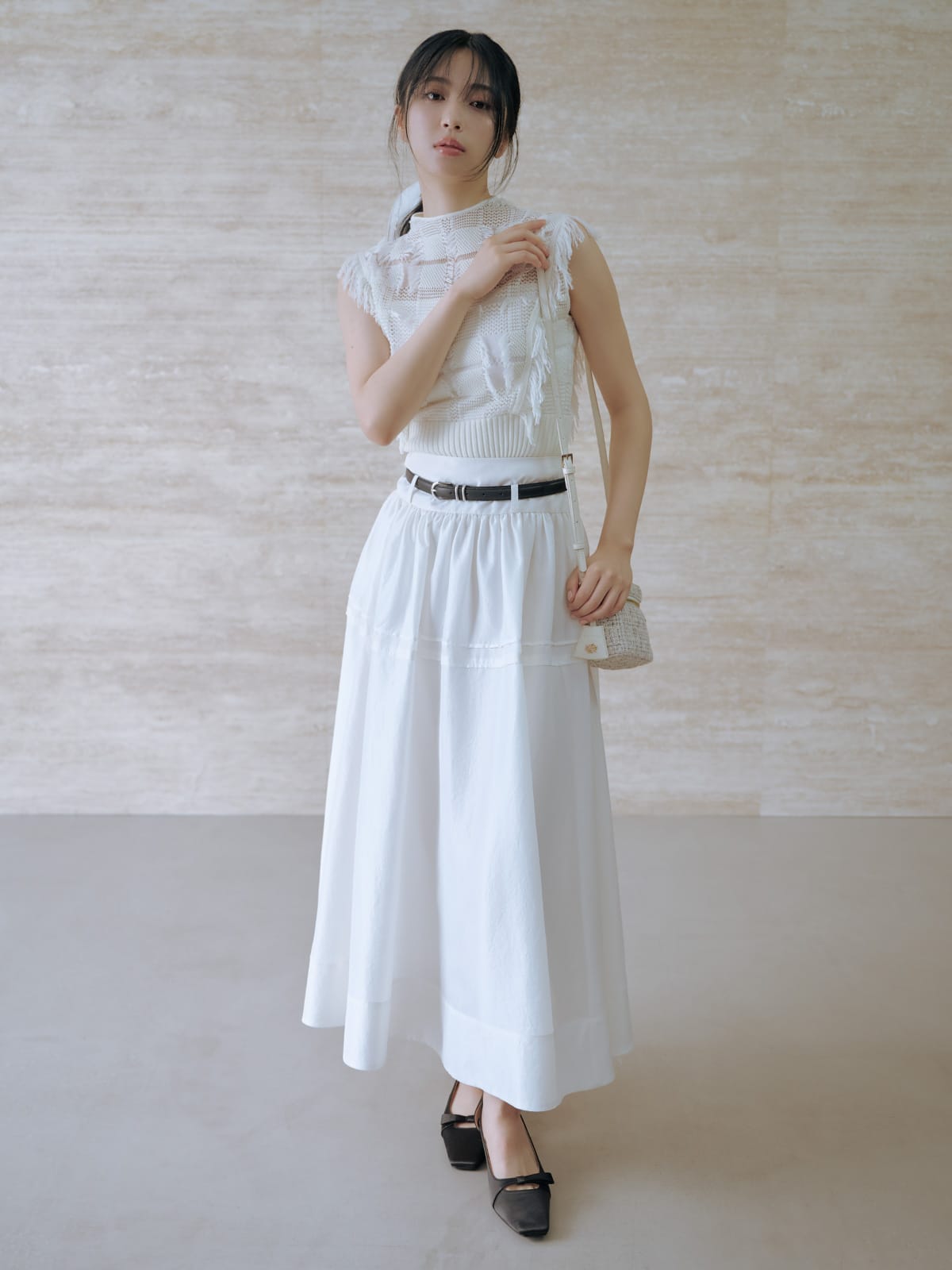 SOMETHING WHITE イメージ04