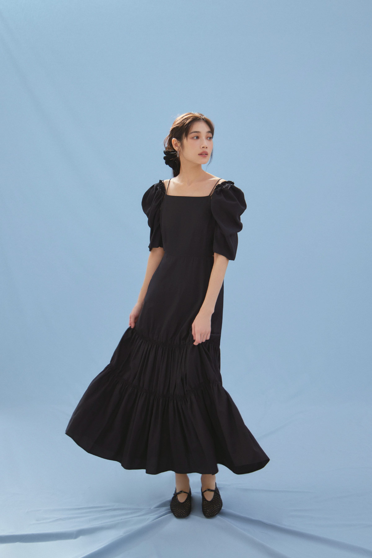 Dress ¥27,500, Goods ¥5,500, Pierced earrings ¥4,950, Shoes ¥15,400