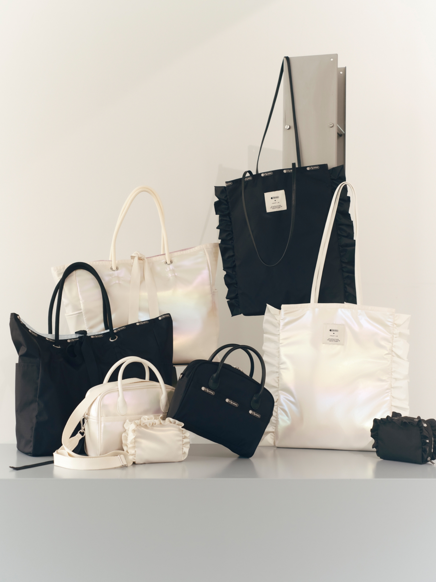 【LeSportsac 】Frill Tote Bag、【LeSportsac】 Frill Pouch、【LeSportsac】 Handbag、【LeSportsac】 Ribbon Tote Bag商品イメージ