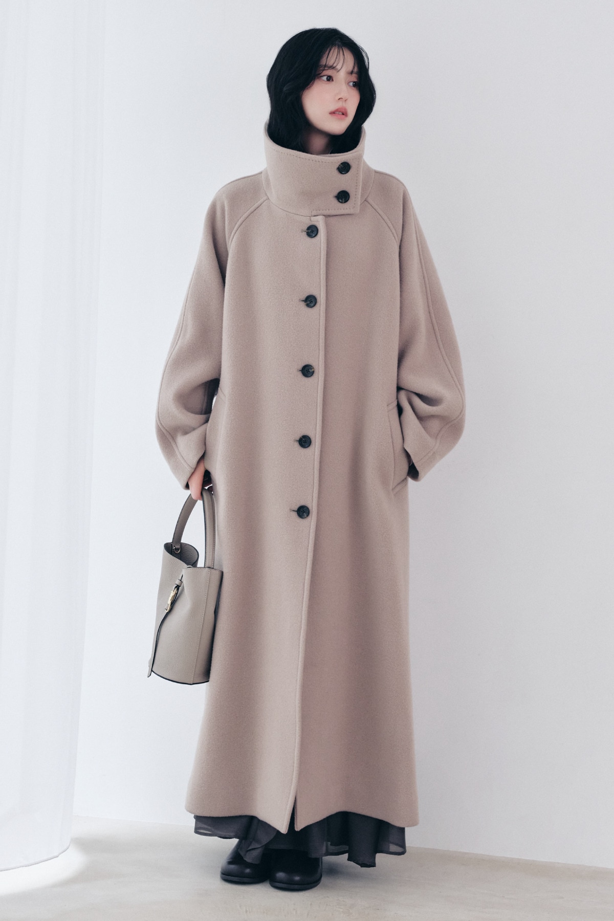 LONG BALMACAAN COAT 着用カット