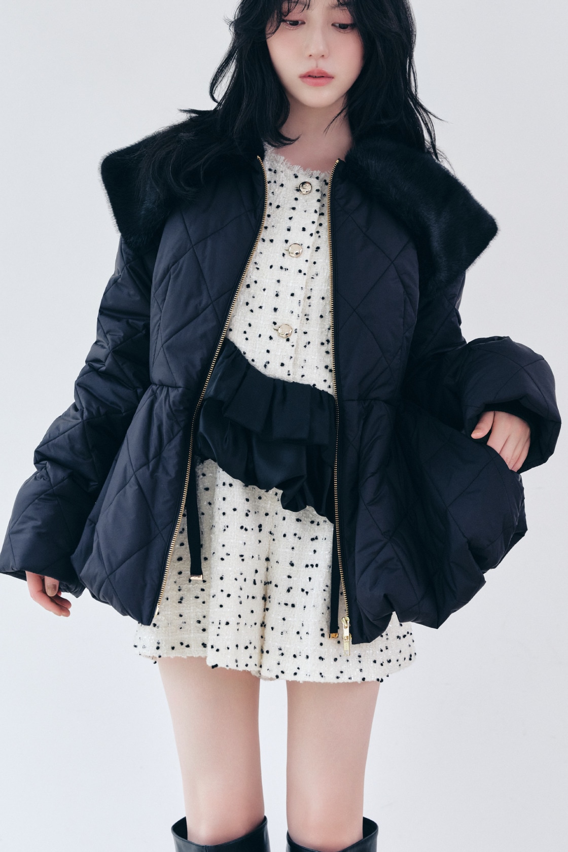 2-WAY FUR-COLLAR QUILTED COAT 着用カット
